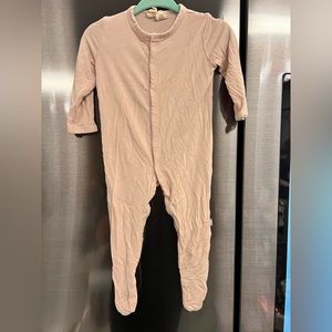 Kyte Baby snap footie onesie in blush